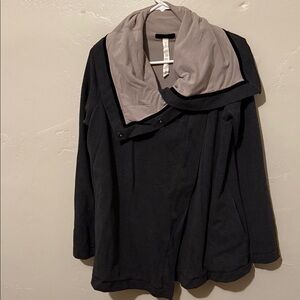 Lululemon Athletica Dark Gray with Light Gray Wrap Jacket 8